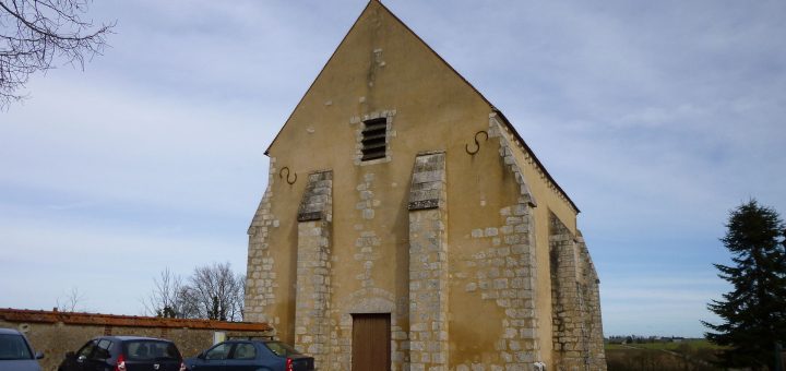 Chambeugle, Yonne, région Bourgogne, France. chapelle du XIIe siècle ayant fait partie d'une maison de Templiers dont Chambeugle était le siège. Vue depuis l'ouest.